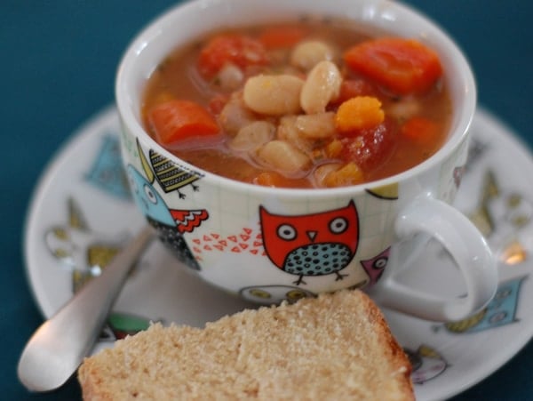 Super Easy White Bean Veggie Soup (Slow Cooker) Super Easy White Bean Veggie Soup (Slow Cooker)