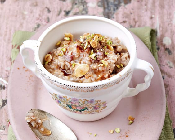 Vanilla Fig Oatmeal with Baklava Topping from Vegan Slow Cooking for Tw