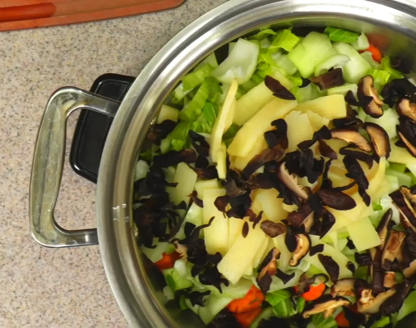 Adding soaked mushrooms to the slow cooker